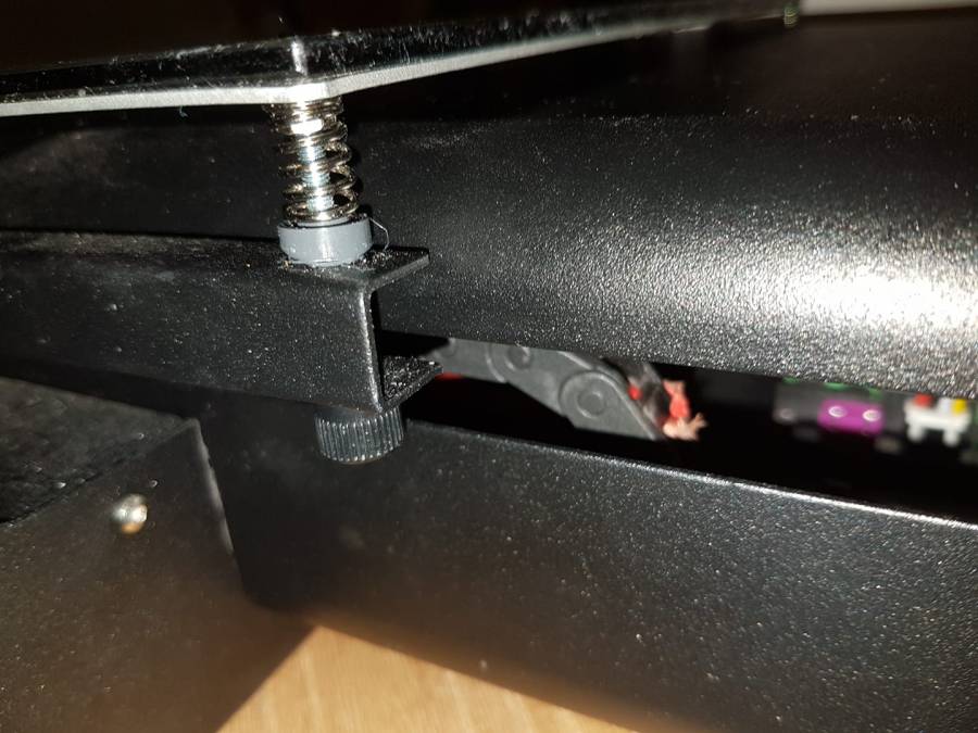 bed_cable_drag_chain_damage_3.jpg
